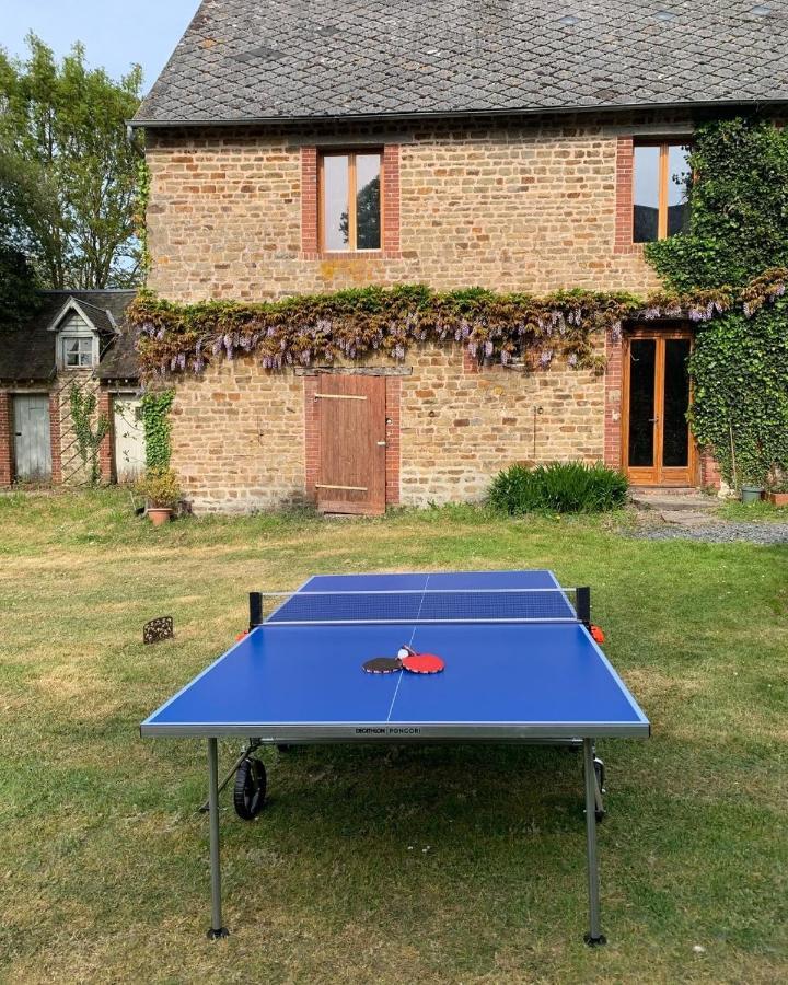 Les Rouges Terres Gites - La Vieille Grange Saint-Amand  エクステリア 写真